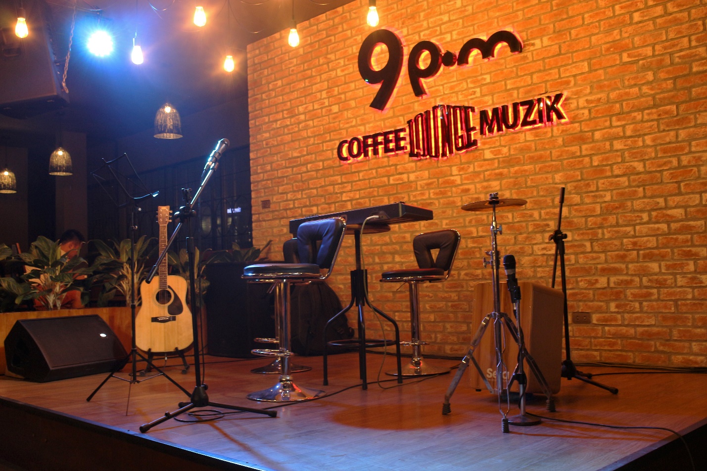 Lý do cần lắp đặt hệ thống âm thanh chất lượng cho Phòng Trà, Cafe Acoustic